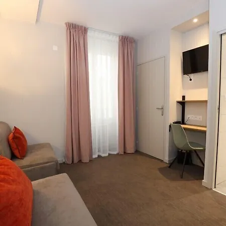 Отель La Capelle 3*